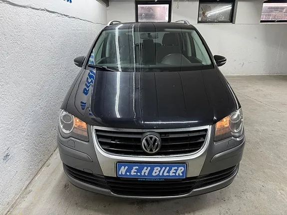 Volkswagen Touran 2010 photo 3