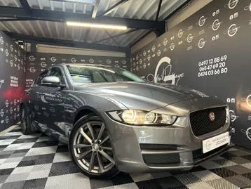 Jaguar Xe 2016 photo 2