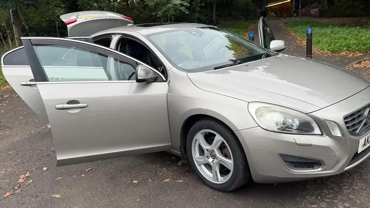 Volvo S60 2011 photo 4