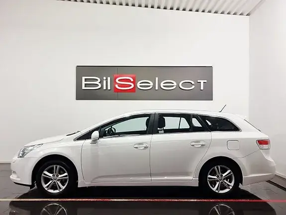Toyota Avensis 2009 photo 2