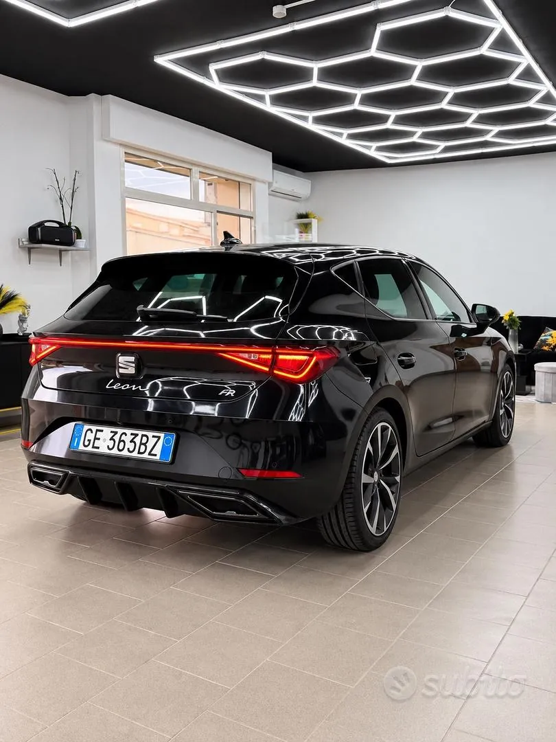 Seat Leon 2025 photo 4