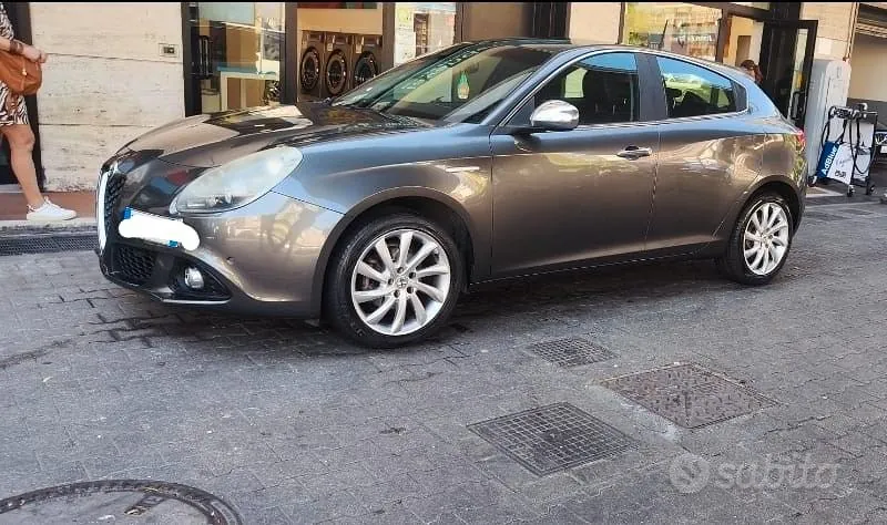 Alfa Romeo Giulietta 2014 photo 2