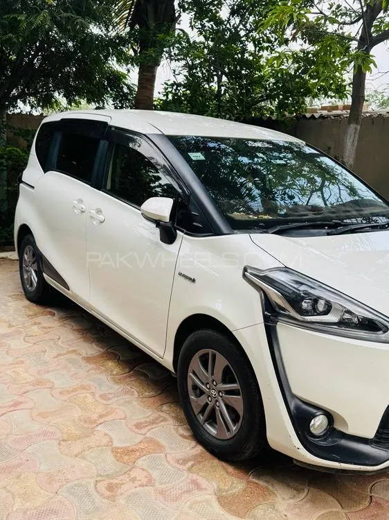 Toyota Sienta
