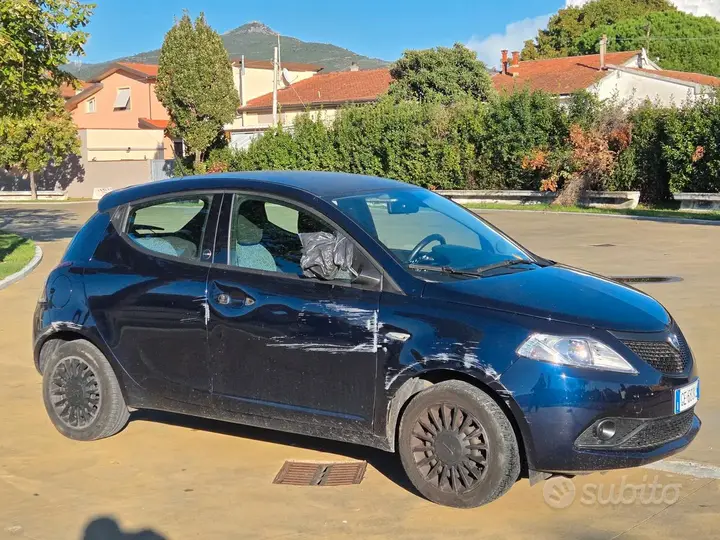 Lancia Ypsilon 2021 photo 2