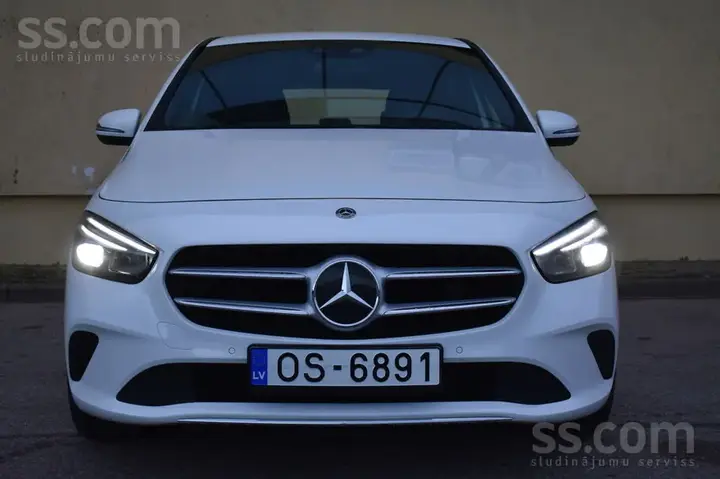Mercedes-Benz B200 2019 photo 3
