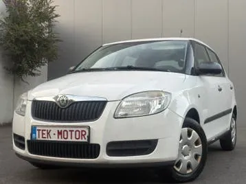 Skoda Fabia 2009 photo 2