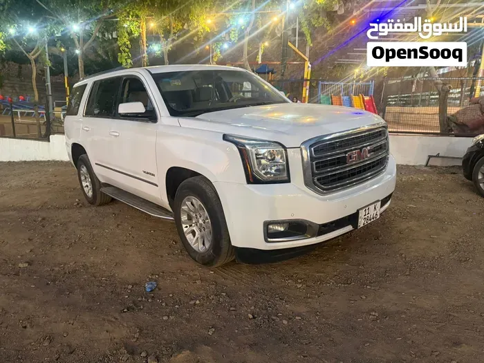 GMC Yukon 2018 photo 2