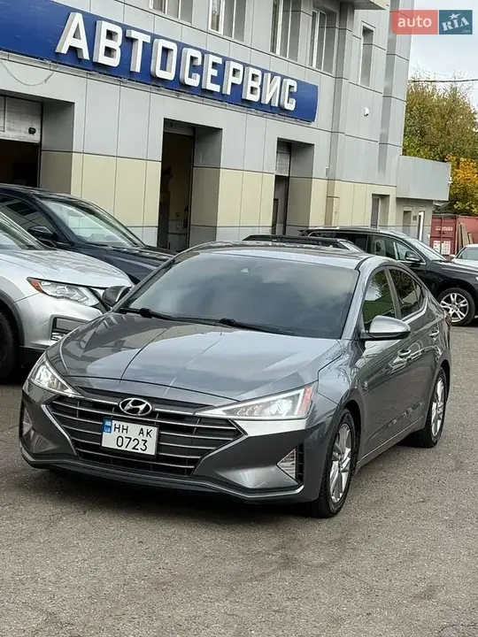 Hyundai Elantra 2018 photo 3