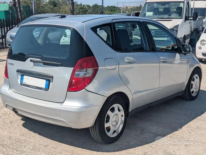 Mercedes-Benz A 160 2010 photo 4