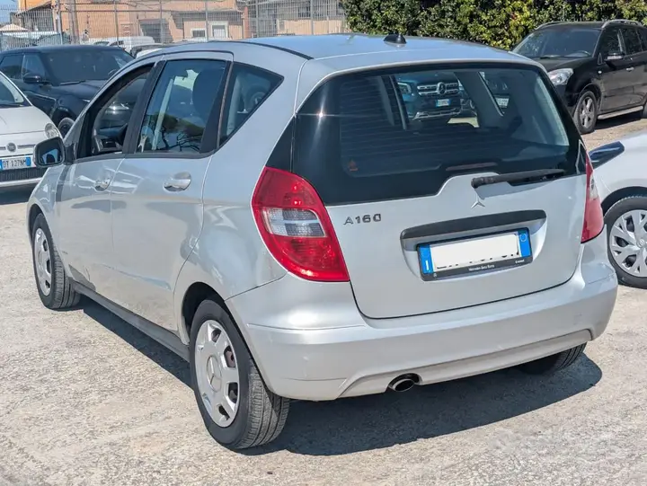Mercedes-Benz A 160 2010 photo 5