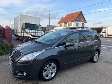 Peugeot 5008 2011 photo 2