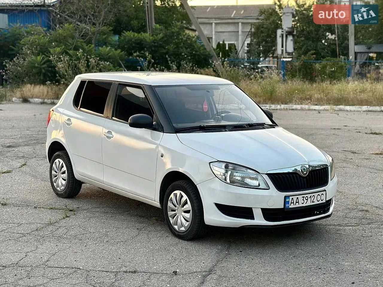 Skoda Fabia 2012 photo 2