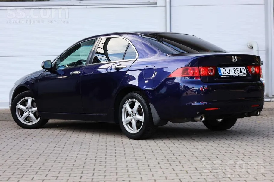 Honda Accord 2004 photo 4