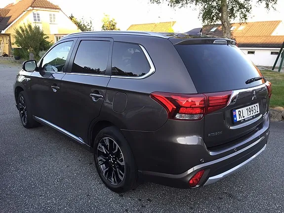 Mitsubishi Outlander 2017 photo 4