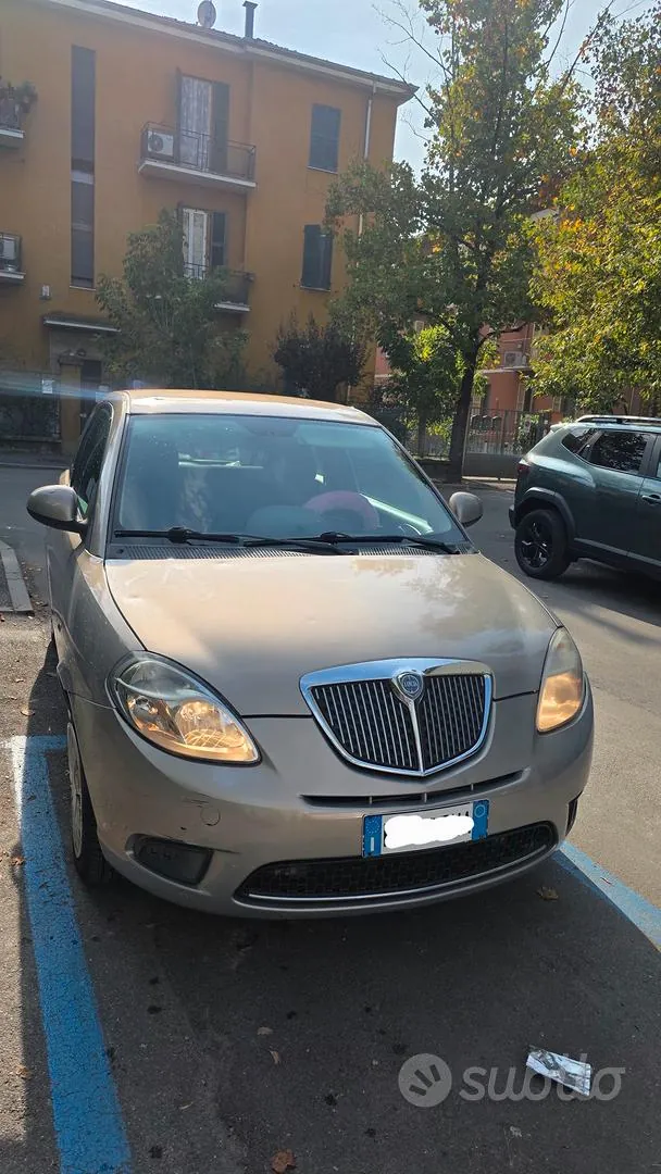 Lancia Ypsilon