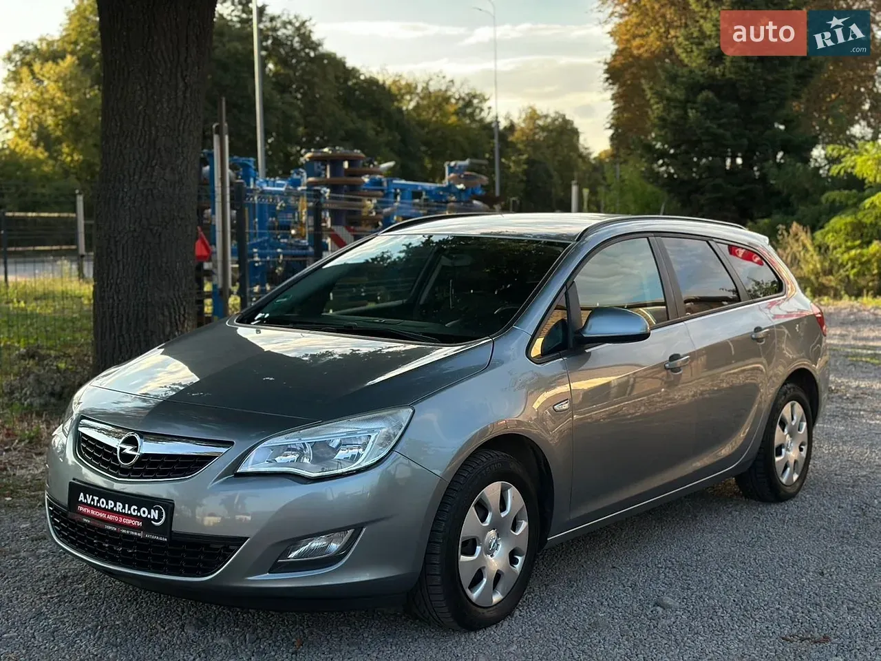 Opel Astra 2011 photo 4