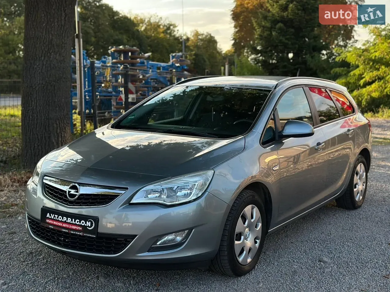 Opel Astra 2011 photo 3
