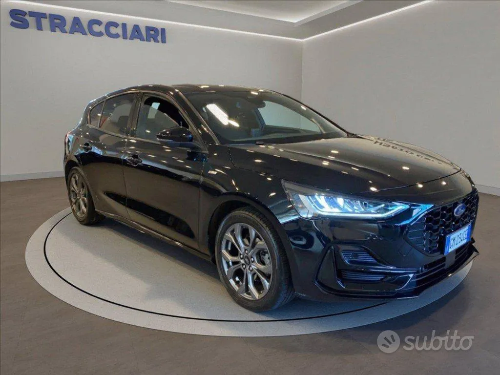 Ford Focus 2023 photo 3