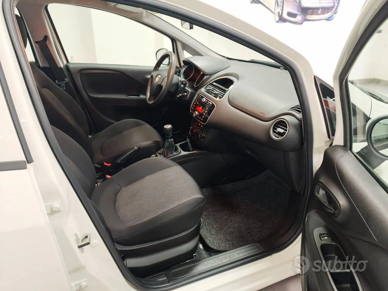Fiat Punto 2016 photo 3