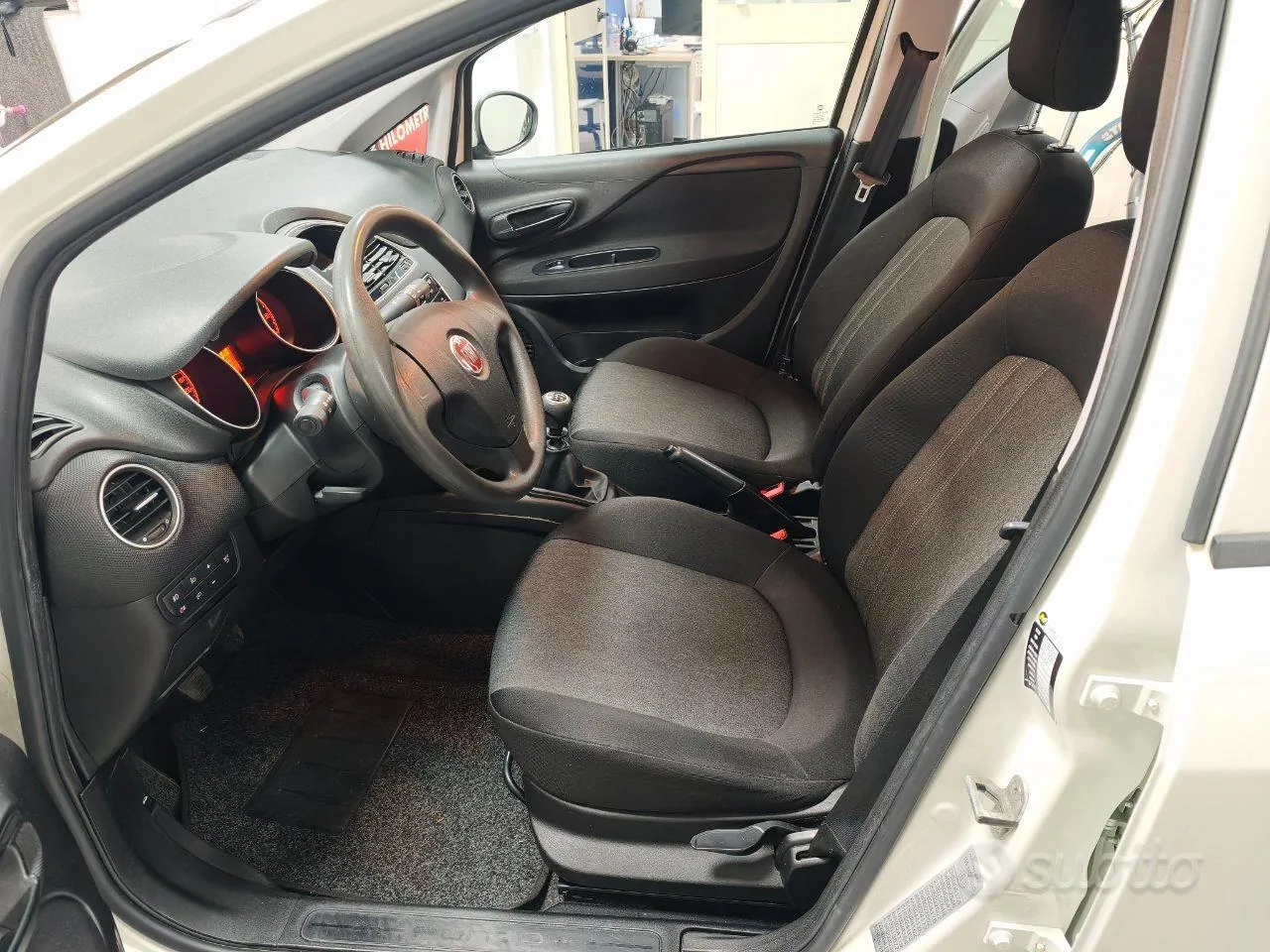 Fiat Punto 2016 photo 2