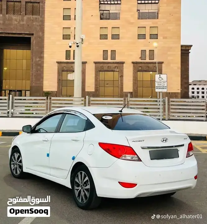 Hyundai Accent 2012 photo 2
