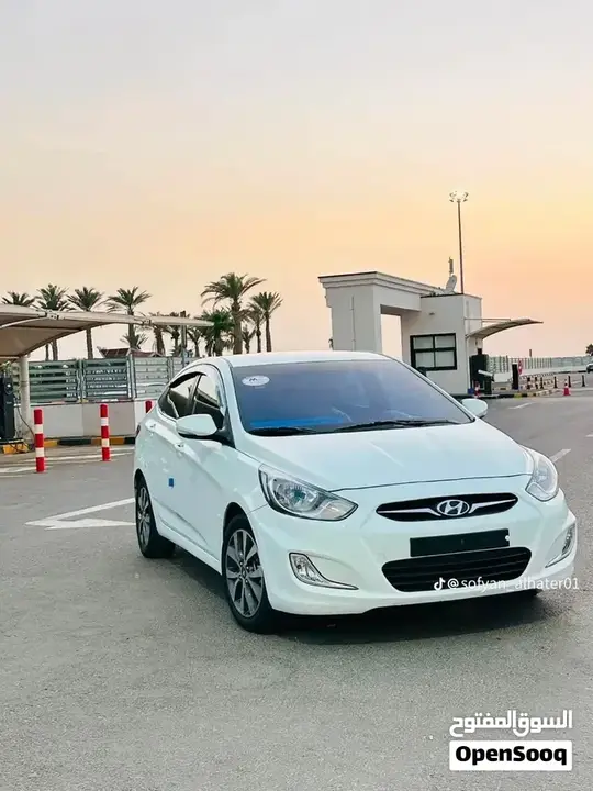 Hyundai Accent 2012 photo 3