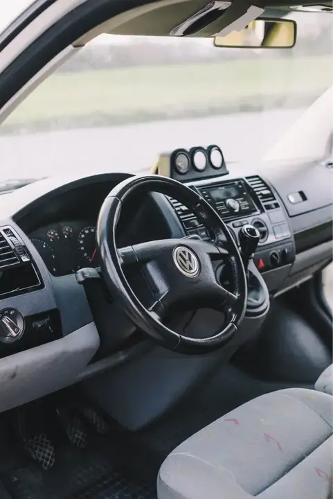 Volkswagen T5 2005 photo 3