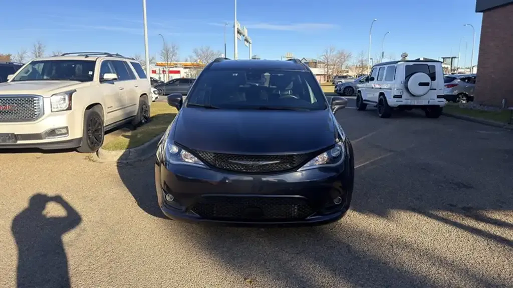 Chrysler Pacifica 2020 photo 2