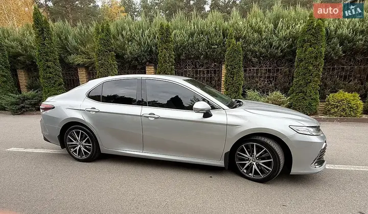 Toyota Camry 2022 photo 3