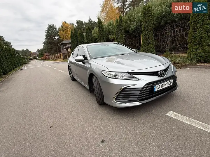 Toyota Camry 2022 photo 2