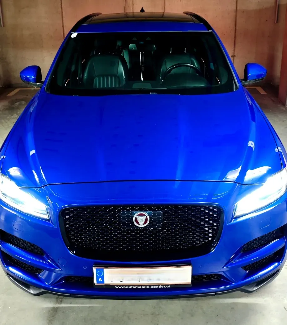 Jaguar F-Pace 2017 photo 2