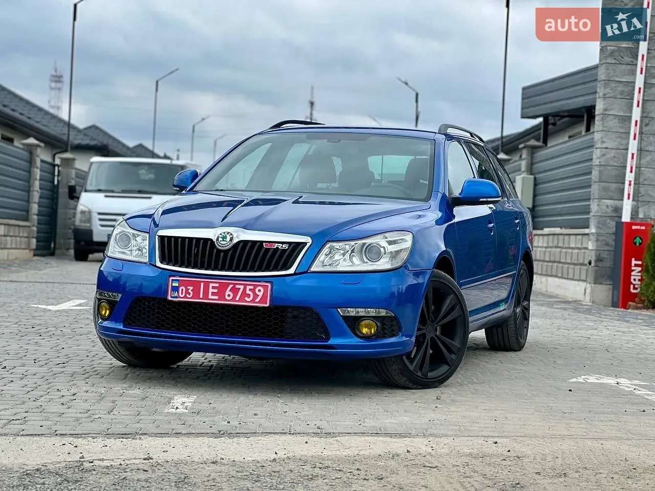 Skoda Octavia 2011 photo 2
