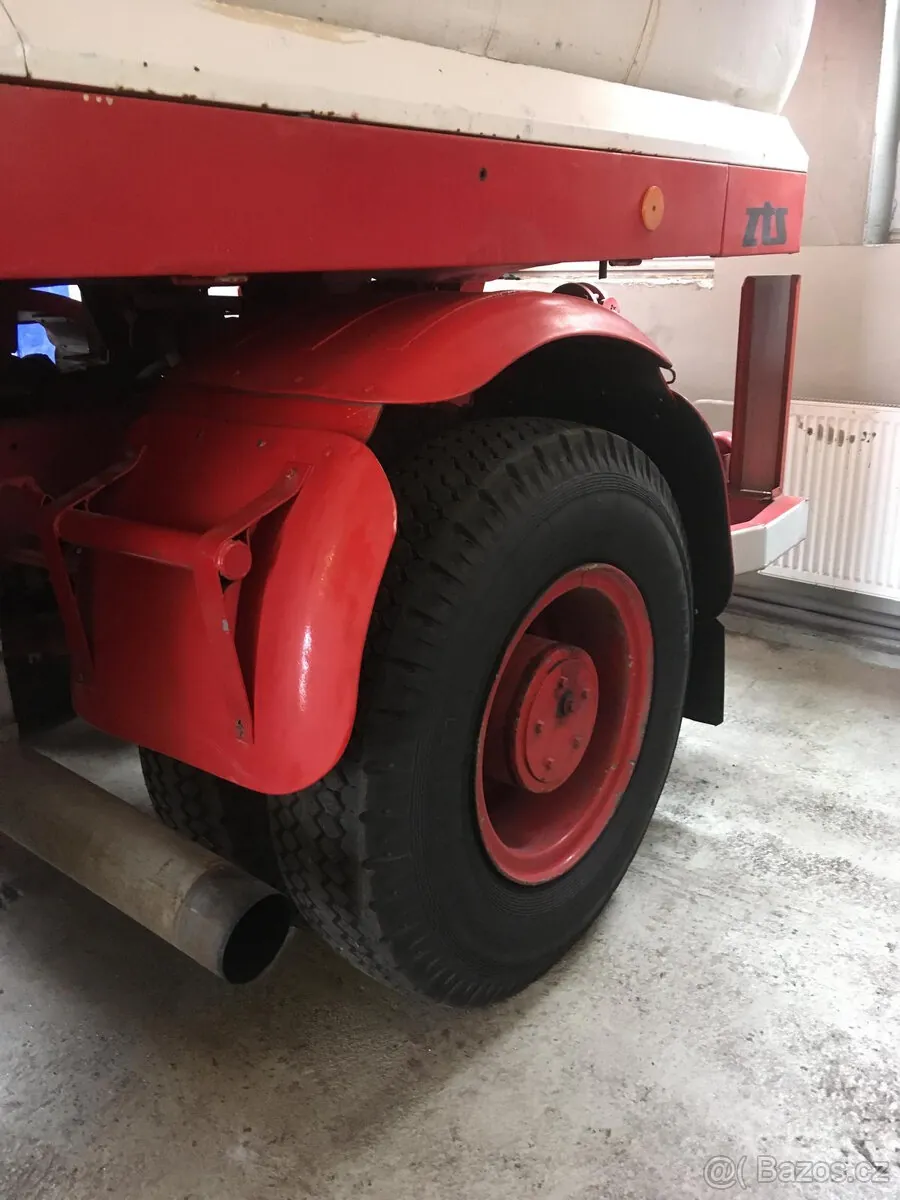 Liaz 100.47 1983 photo 2