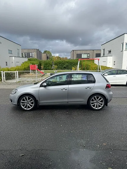 Volkswagen Golf 2009 photo 2