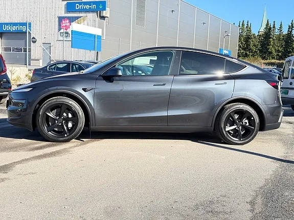 Tesla Model Y 2026 photo 3