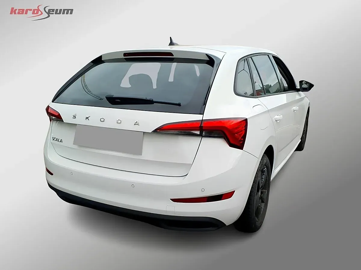 Skoda Scala 2023 photo 2