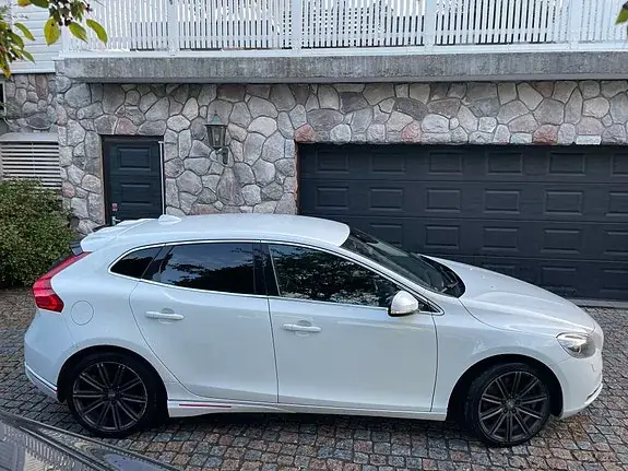 Volvo V40 2013 photo 2