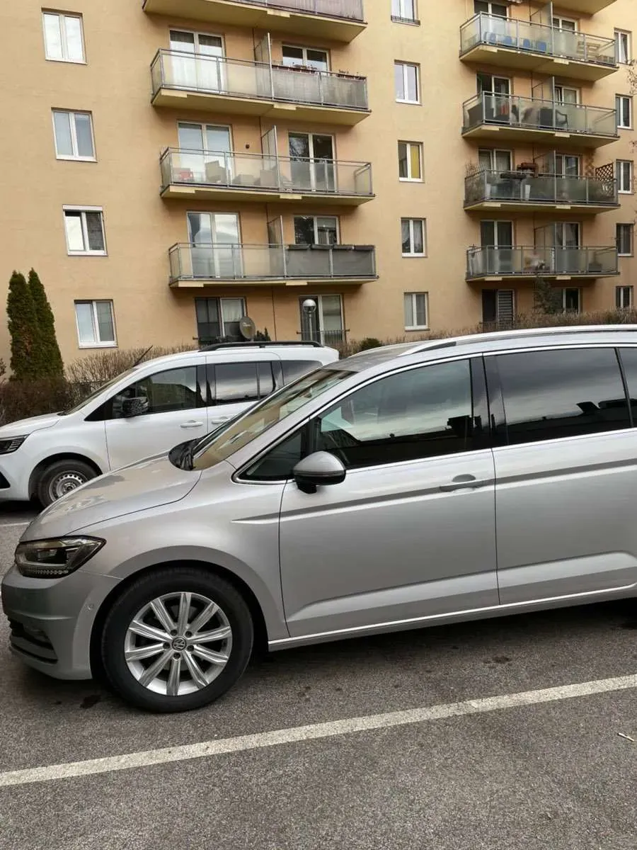 Volkswagen Touran 2015 photo 2