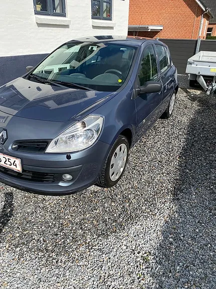 Renault Clio 2008 photo 2