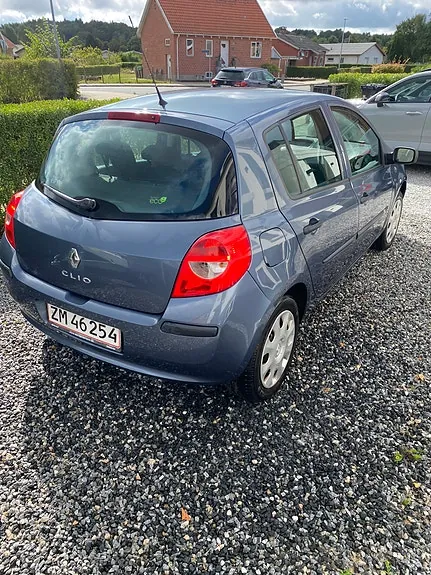 Renault Clio 2008 photo 4