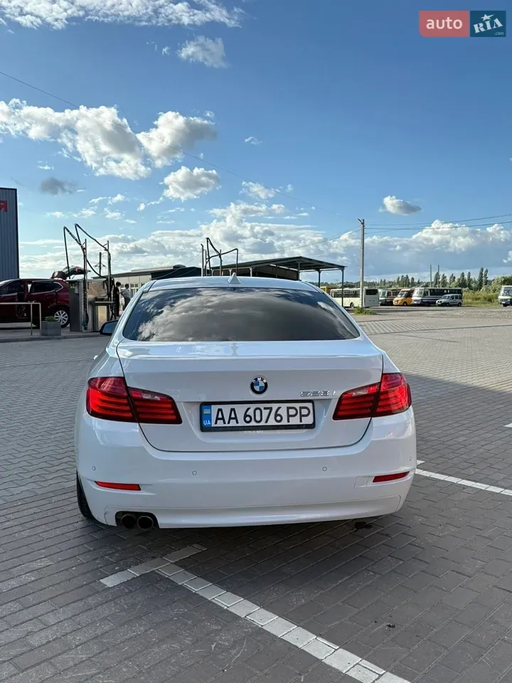 BMW 5 Series 2015 photo 5