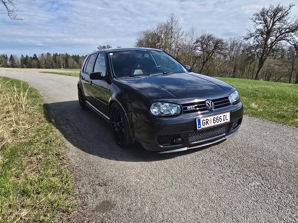 Volkswagen Golf 2003 photo 2