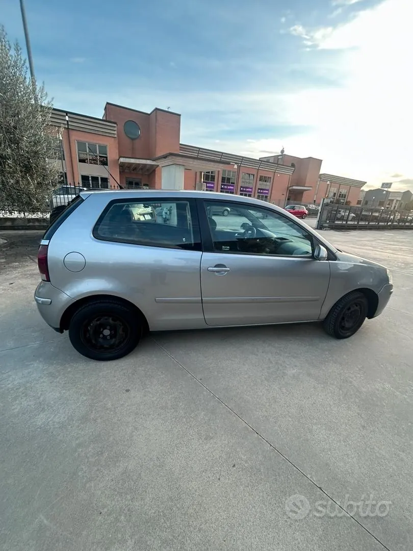 Volkswagen Polo 2006 photo 3