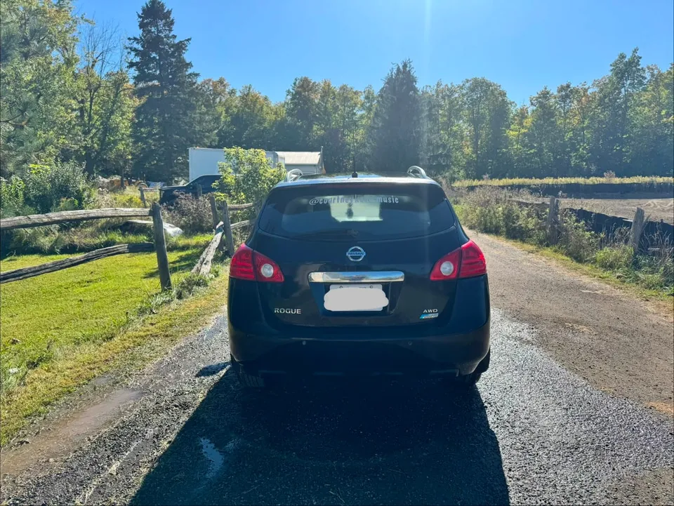 Nissan Rogue 2011 photo 3