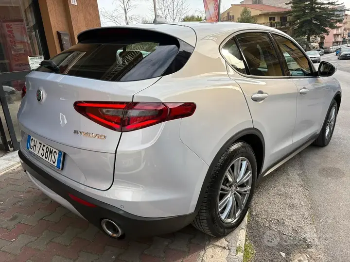 Alfa Romeo Stelvio 2021 photo 4