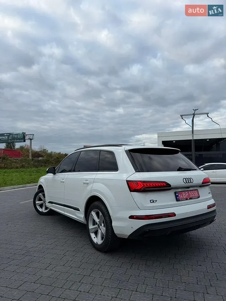 Audi Q7 2021 photo 4