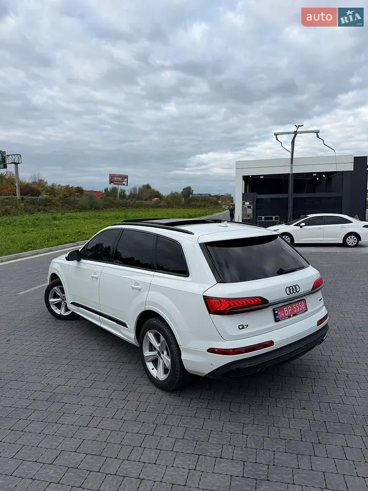 Audi Q7 2021 photo 5