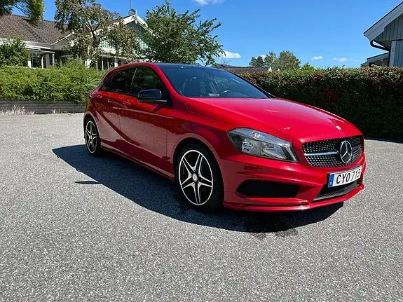 Mercedes-Benz A 180 2015 photo 2