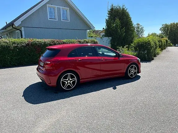 Mercedes-Benz A 180 2015 photo 4