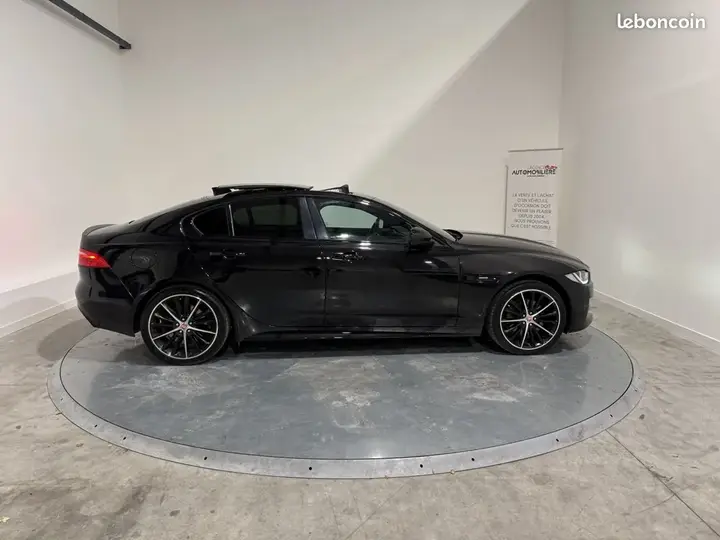 Jaguar Xe 2016 photo 5